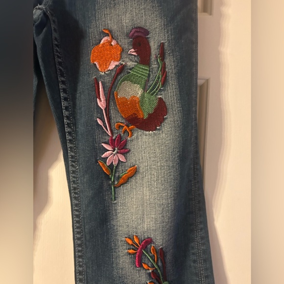 Style Embroidered straight Leg Boot cut Jeans Denim Rooster Floral size 4 - Picture 4 of 7